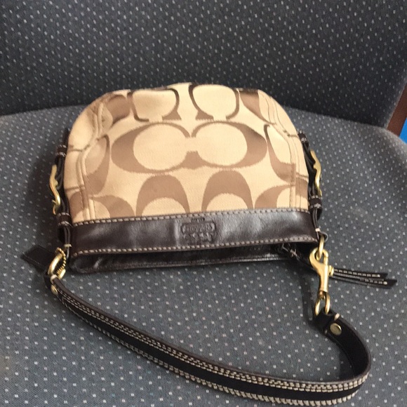 Coach - Picture 5 of 7